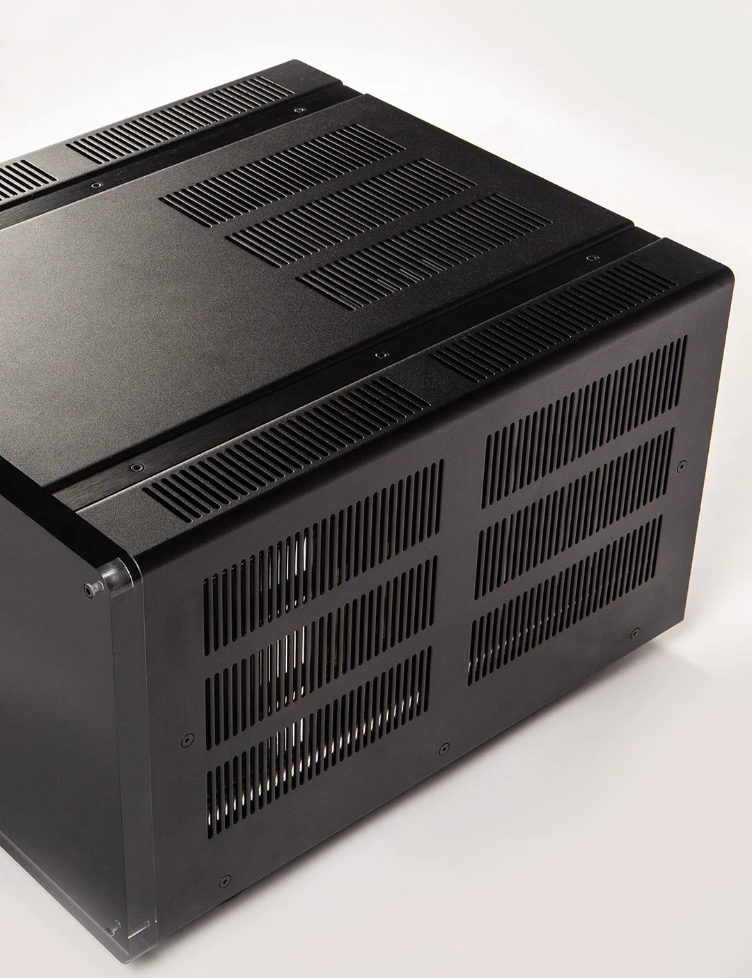 electrocompaniet-AW800M-monoblock_poweramplifier_chassis